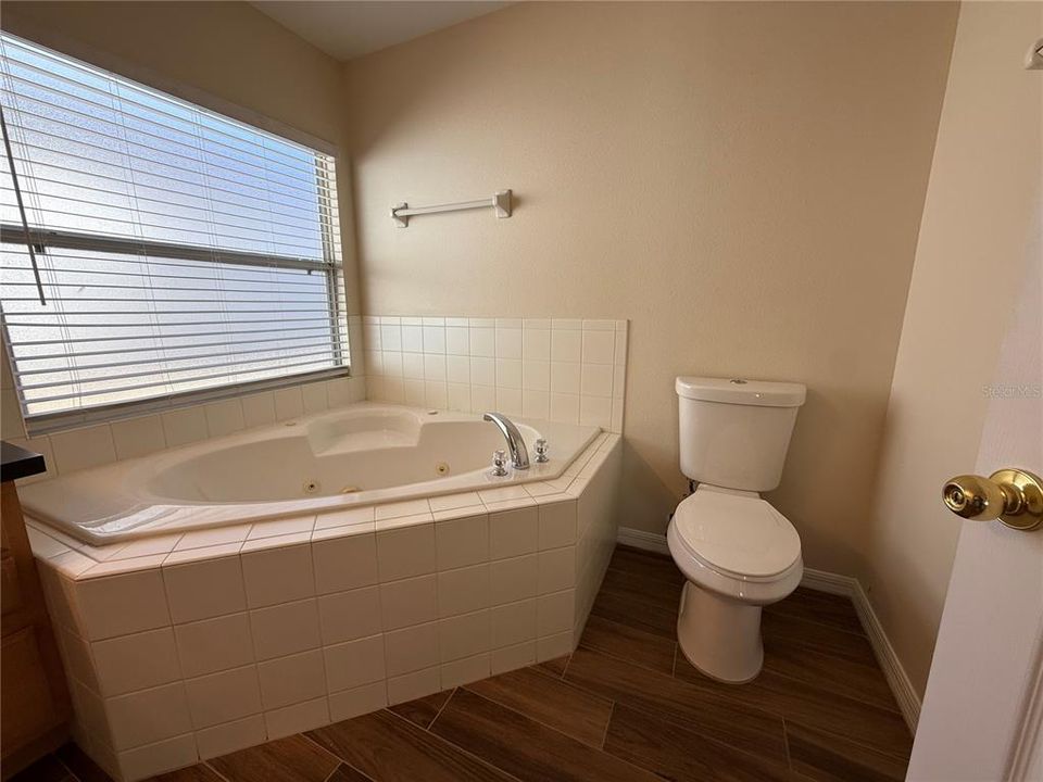 出租: $2,250 (3 贝兹, 2 浴室, 1842 平方英尺)