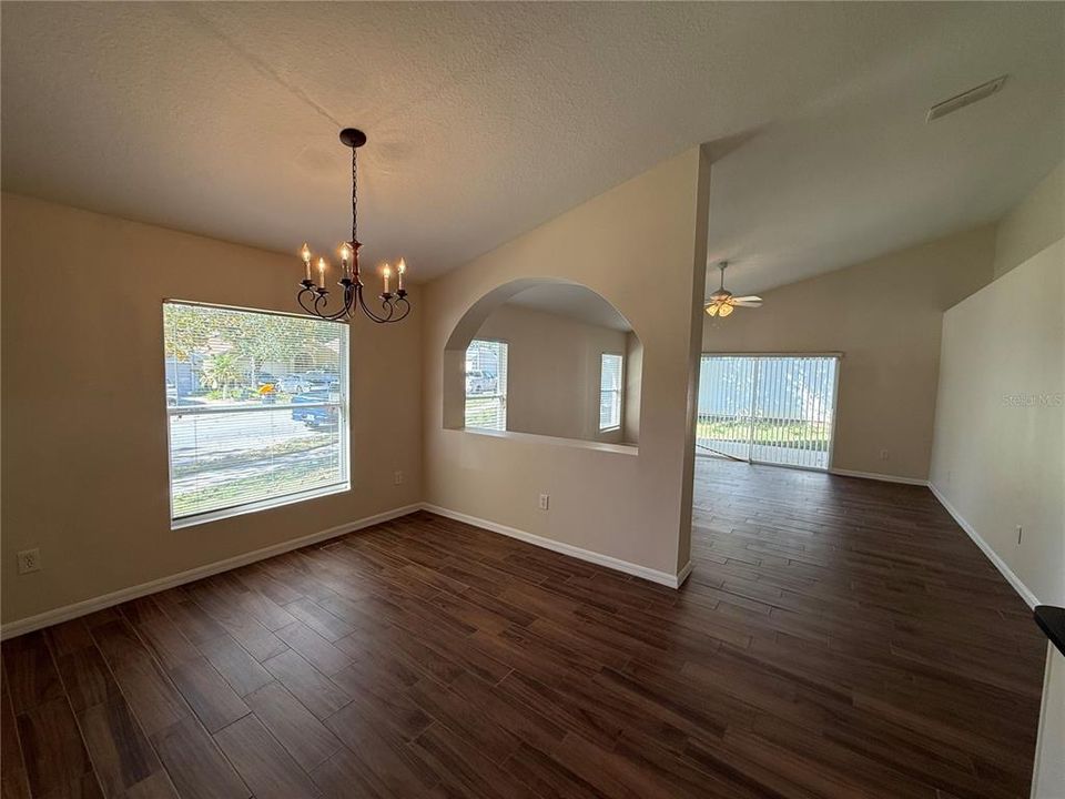 出租: $2,250 (3 贝兹, 2 浴室, 1842 平方英尺)