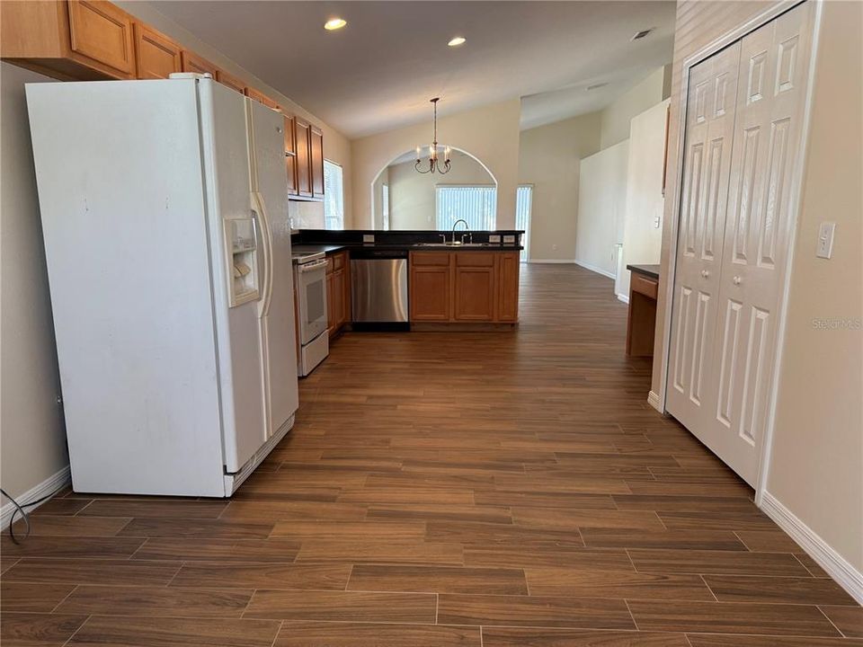 出租: $2,250 (3 贝兹, 2 浴室, 1842 平方英尺)