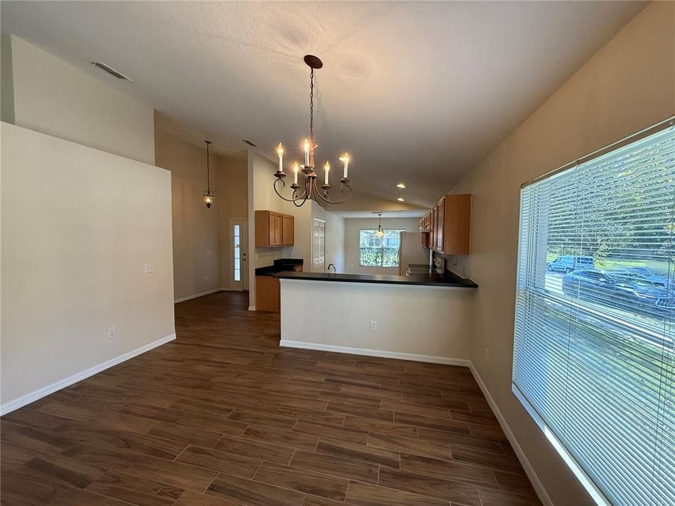 出租: $2,250 (3 贝兹, 2 浴室, 1842 平方英尺)