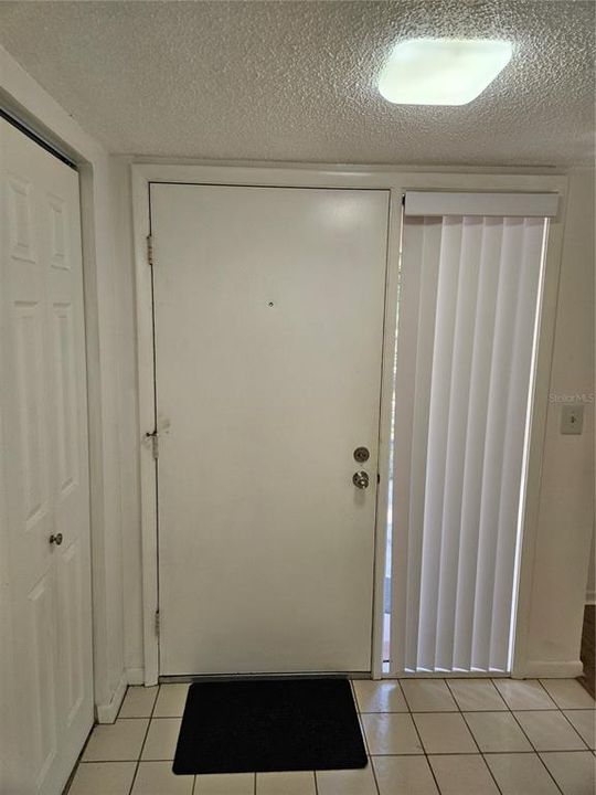 For Sale: $165,000 (2 beds, 2 baths, 897 Square Feet)