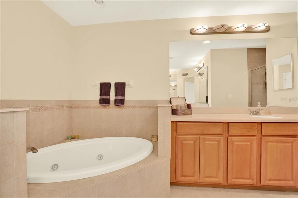 Active With Contract: $425,000 (2 beds, 2 baths, 1700 Square Feet)