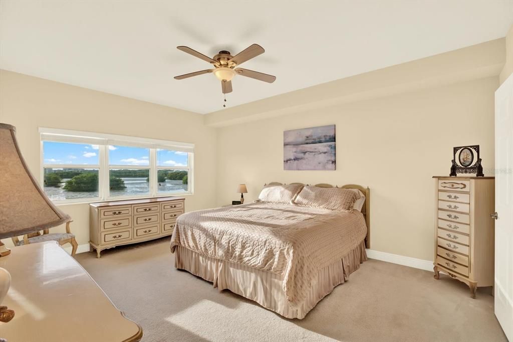 Active With Contract: $425,000 (2 beds, 2 baths, 1700 Square Feet)