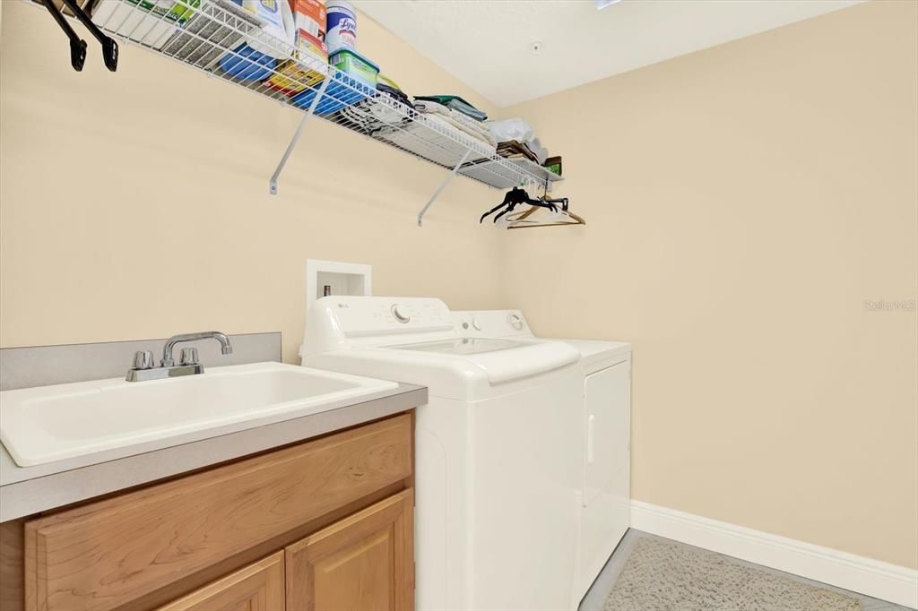 Active With Contract: $425,000 (2 beds, 2 baths, 1700 Square Feet)