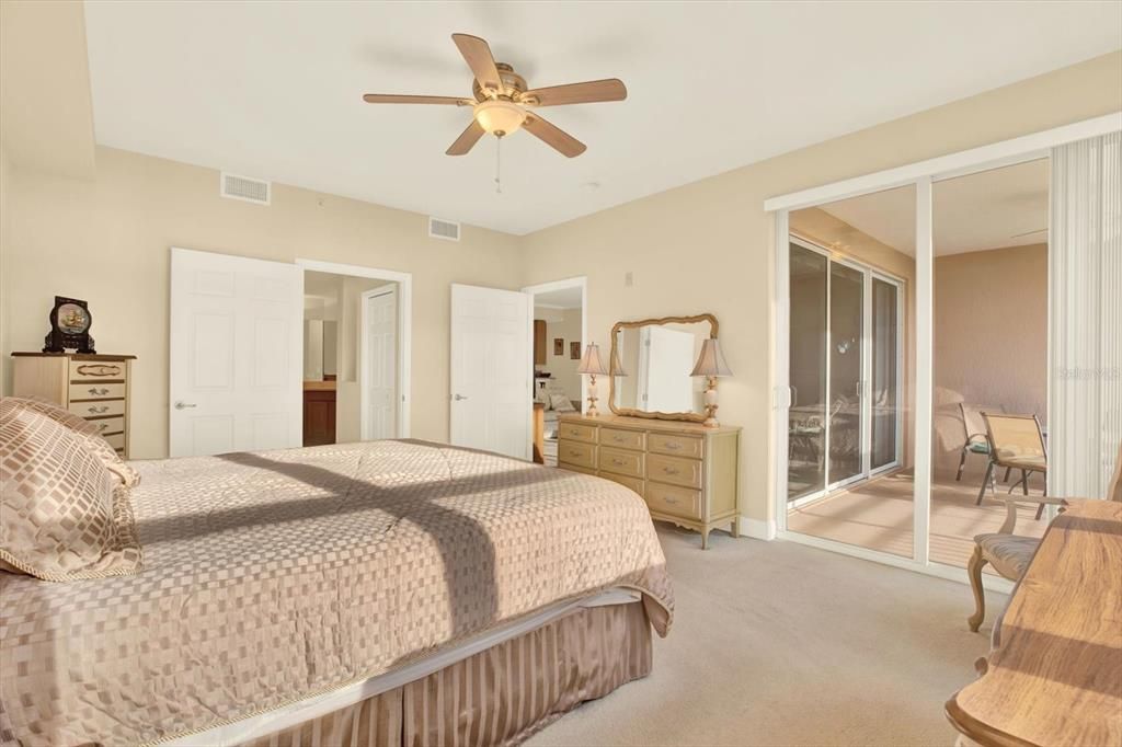 Active With Contract: $425,000 (2 beds, 2 baths, 1700 Square Feet)