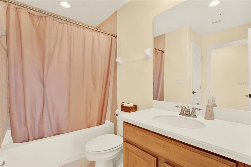 Active With Contract: $425,000 (2 beds, 2 baths, 1700 Square Feet)