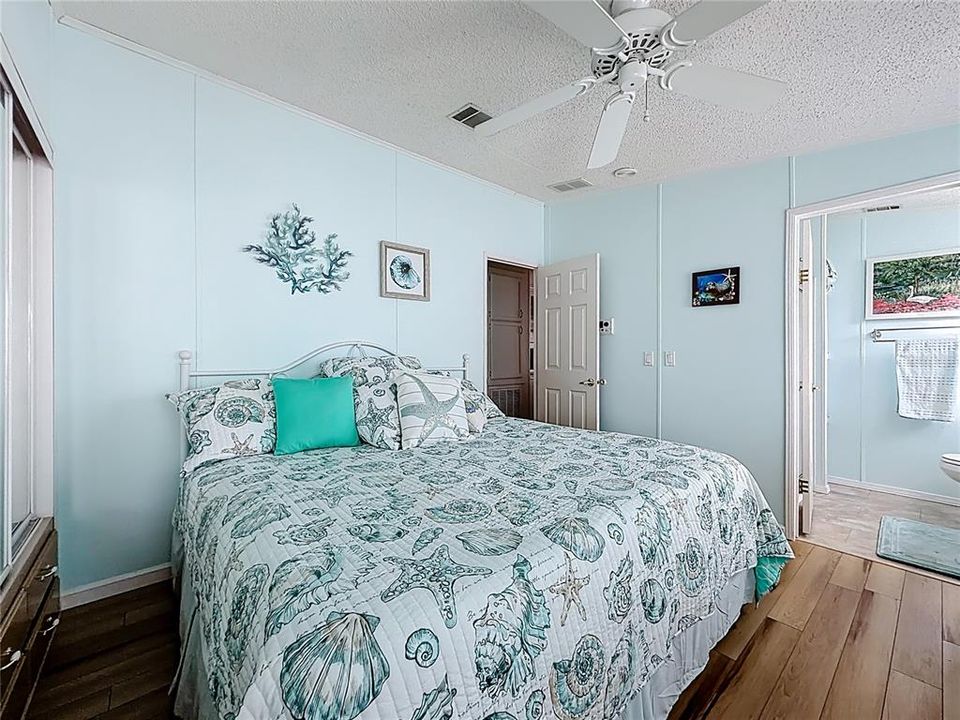 待售: $174,000 (2 贝兹, 2 浴室, 864 平方英尺)