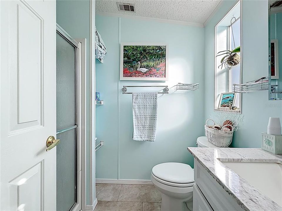 待售: $174,000 (2 贝兹, 2 浴室, 864 平方英尺)