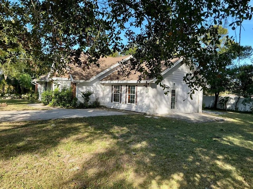 Active With Contract: $269,000 (3 beds, 2 baths, 1831 Square Feet)