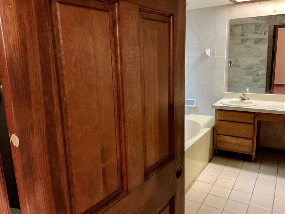 Active With Contract: $269,000 (3 beds, 2 baths, 1831 Square Feet)