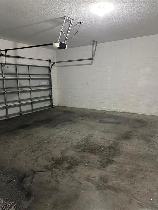 For Rent: $2,350 (4 beds, 3 baths, 2572 Square Feet)