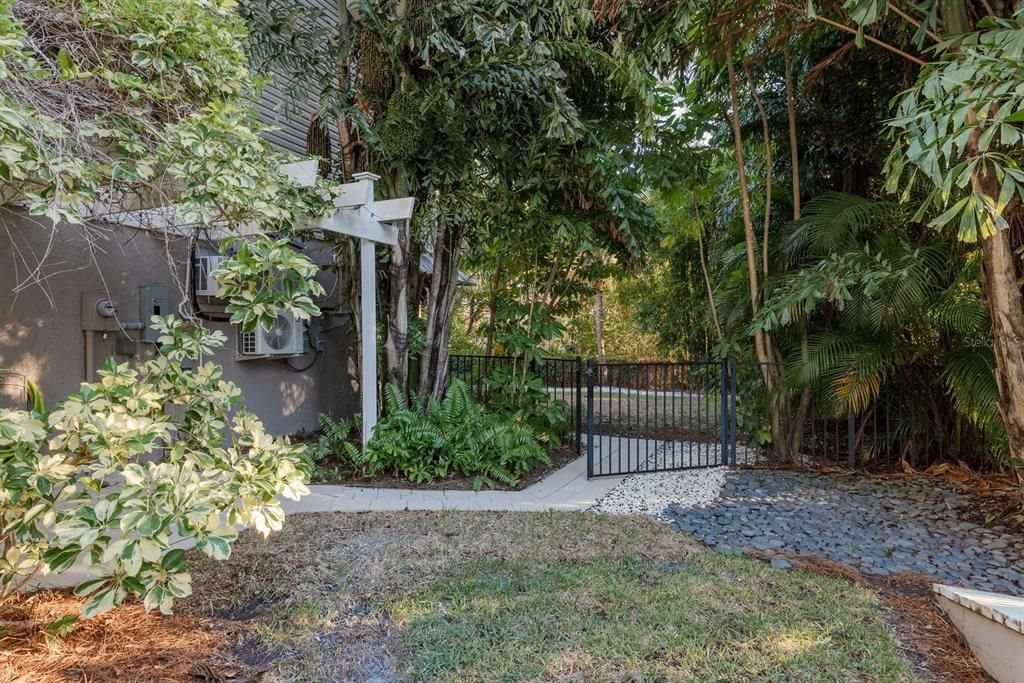 For Sale: $934,900 (4 beds, 3 baths, 2502 Square Feet)