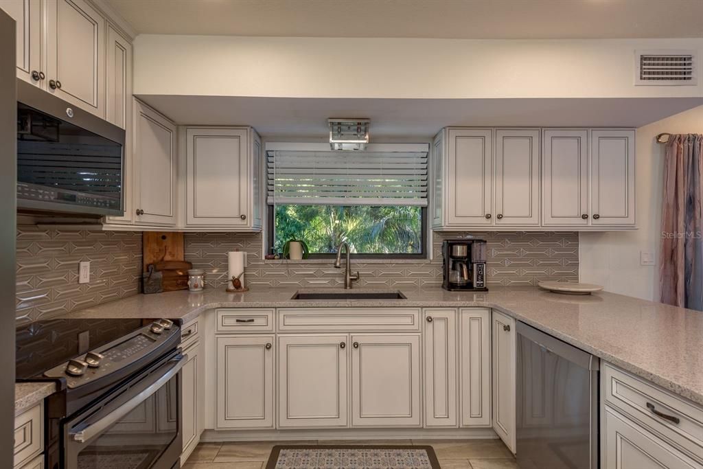 For Sale: $934,900 (4 beds, 3 baths, 2502 Square Feet)