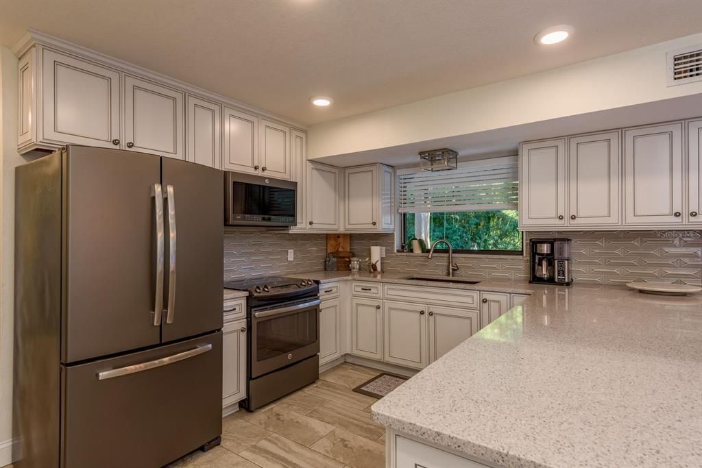 For Sale: $934,900 (4 beds, 3 baths, 2502 Square Feet)