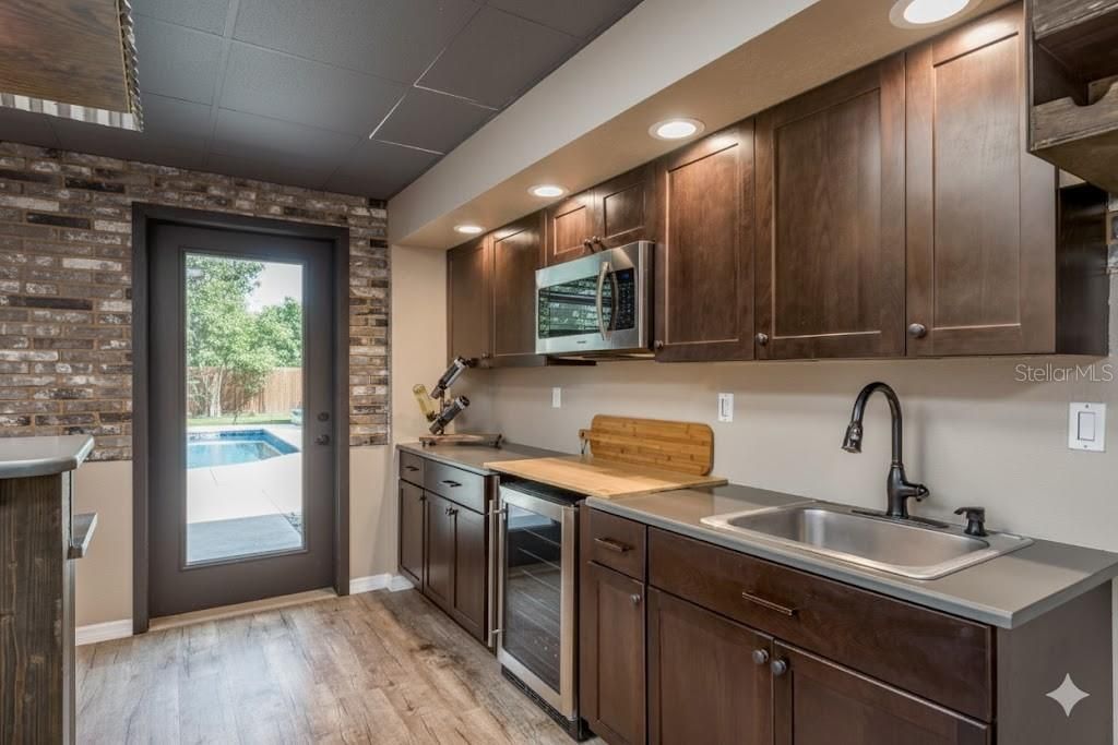 For Sale: $934,900 (4 beds, 3 baths, 2502 Square Feet)