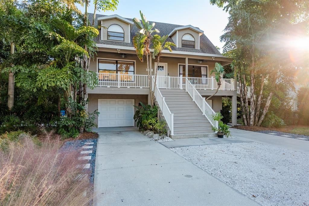 For Sale: $934,900 (4 beds, 3 baths, 2502 Square Feet)