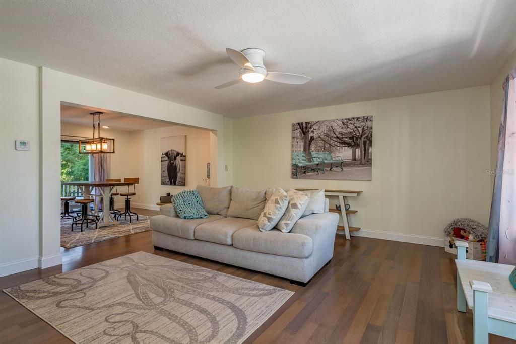 For Sale: $934,900 (4 beds, 3 baths, 2502 Square Feet)