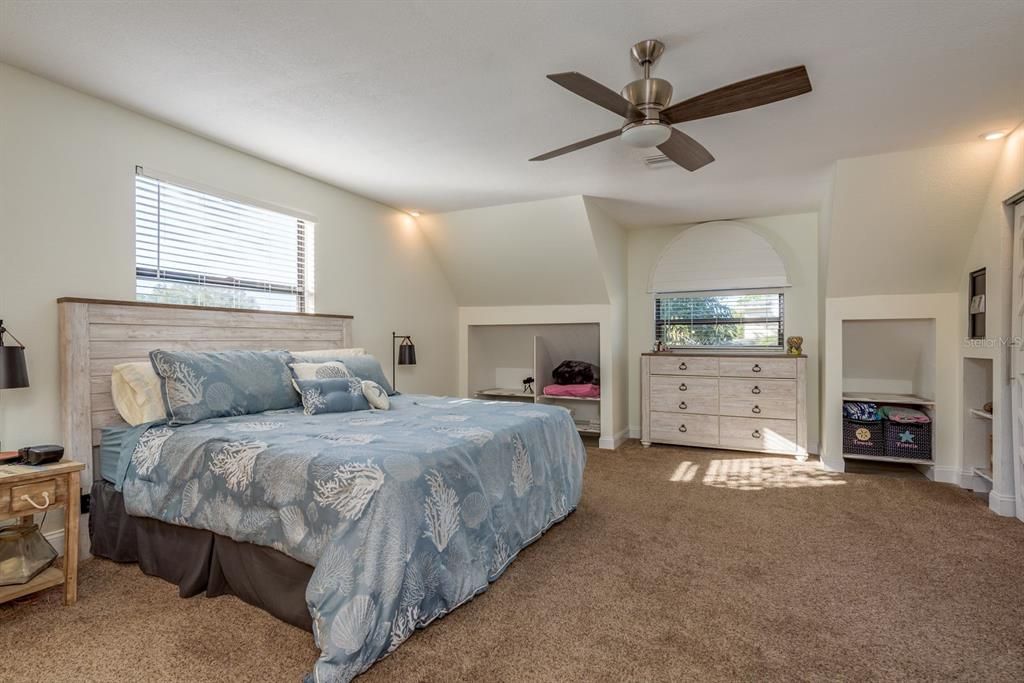 For Sale: $934,900 (4 beds, 3 baths, 2502 Square Feet)