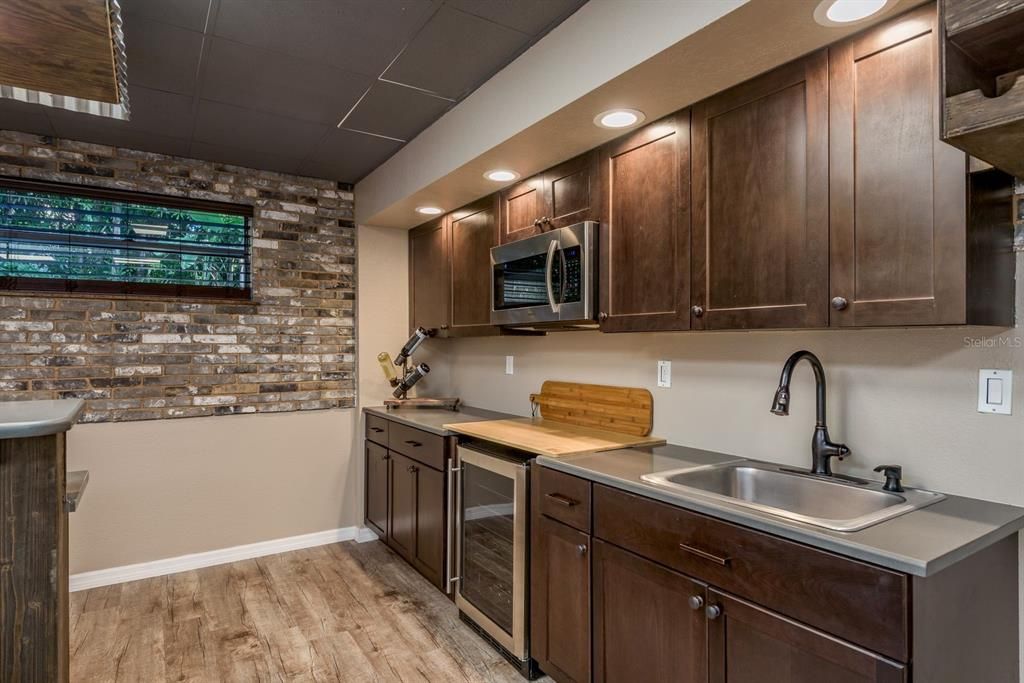 For Sale: $934,900 (4 beds, 3 baths, 2502 Square Feet)