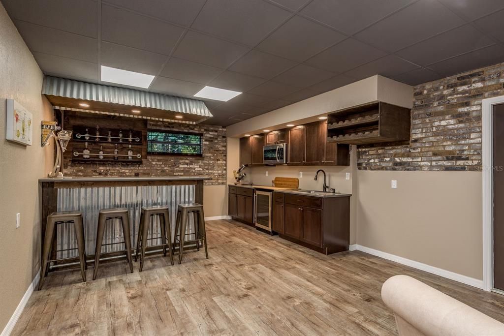 For Sale: $934,900 (4 beds, 3 baths, 2502 Square Feet)