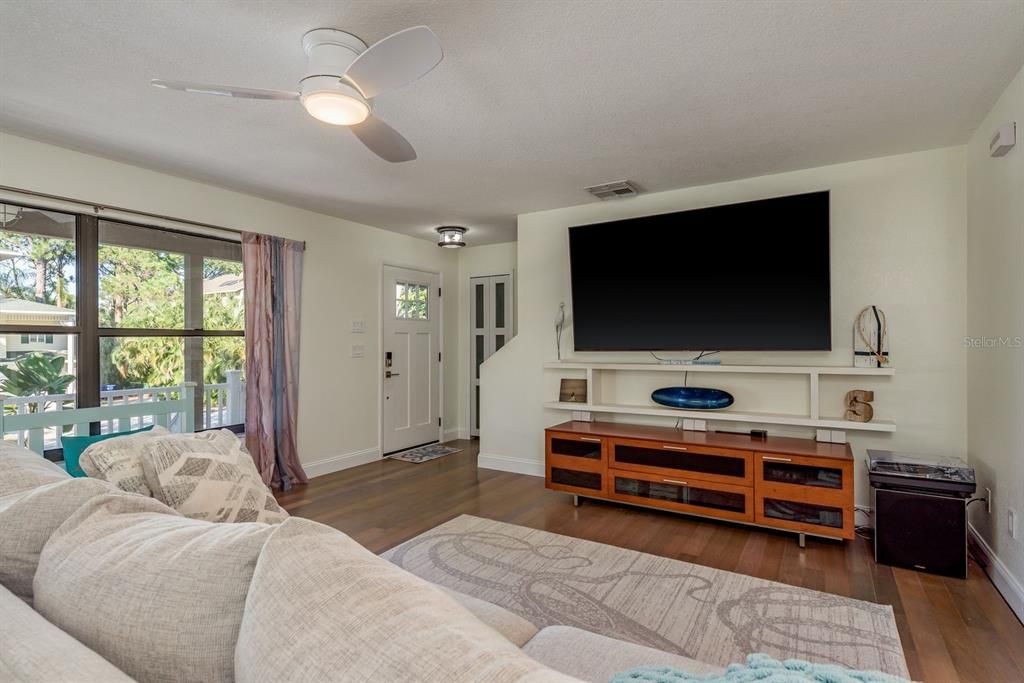 For Sale: $934,900 (4 beds, 3 baths, 2502 Square Feet)