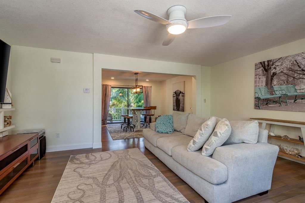 For Sale: $934,900 (4 beds, 3 baths, 2502 Square Feet)