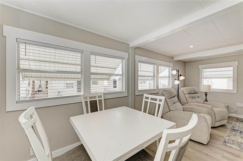 For Sale: $269,000 (2 beds, 2 baths, 1015 Square Feet)