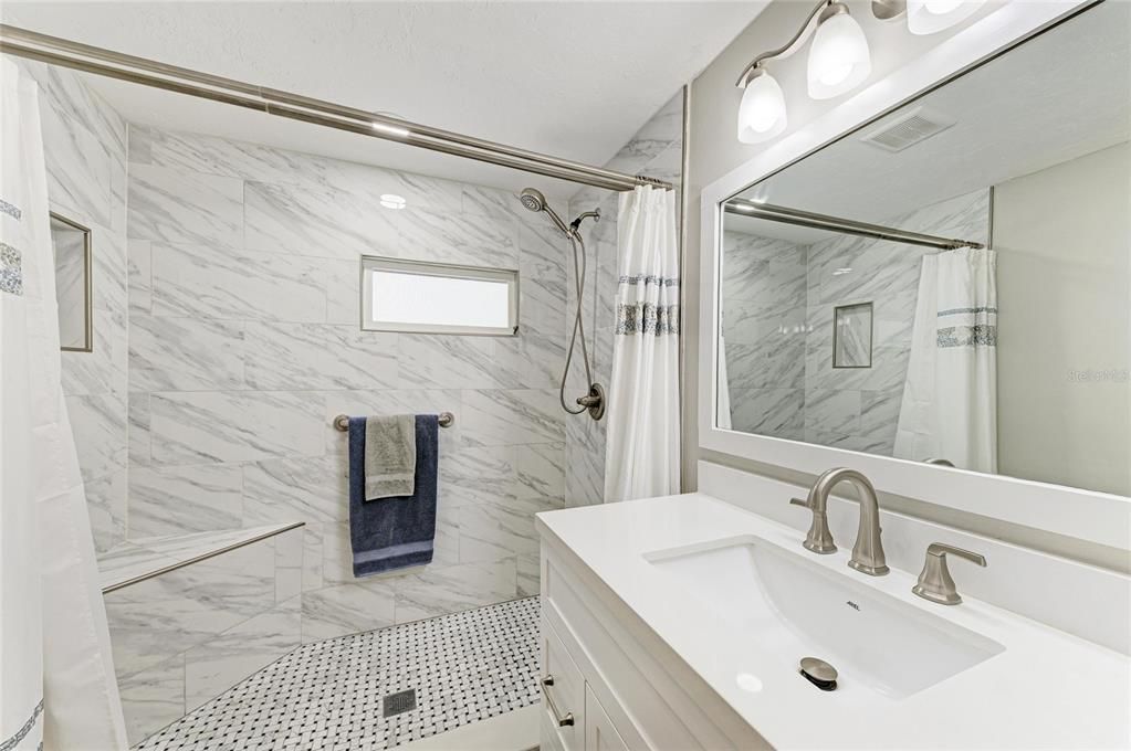 For Sale: $269,000 (2 beds, 2 baths, 1015 Square Feet)