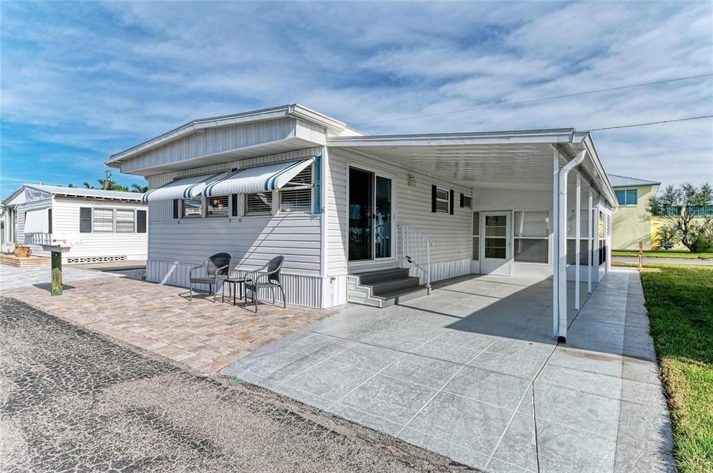 For Sale: $269,000 (2 beds, 2 baths, 1015 Square Feet)