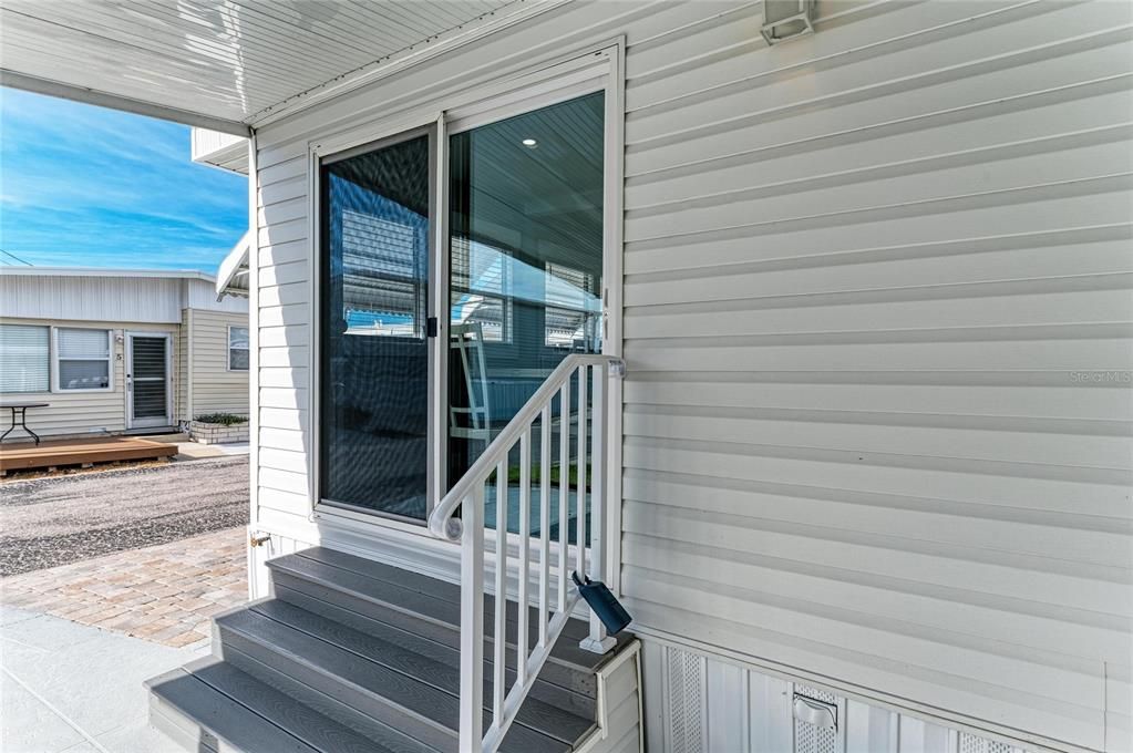 For Sale: $269,000 (2 beds, 2 baths, 1015 Square Feet)