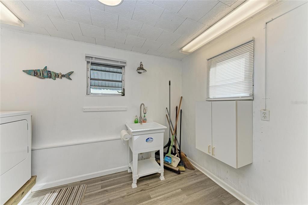 For Sale: $269,000 (2 beds, 2 baths, 1015 Square Feet)