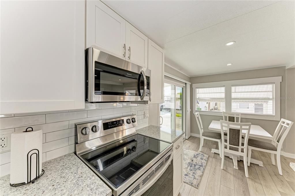 For Sale: $269,000 (2 beds, 2 baths, 1015 Square Feet)