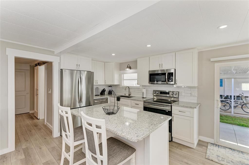 For Sale: $269,000 (2 beds, 2 baths, 1015 Square Feet)