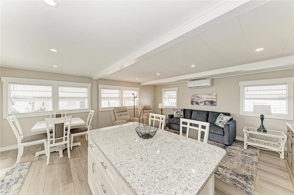 For Sale: $269,000 (2 beds, 2 baths, 1015 Square Feet)