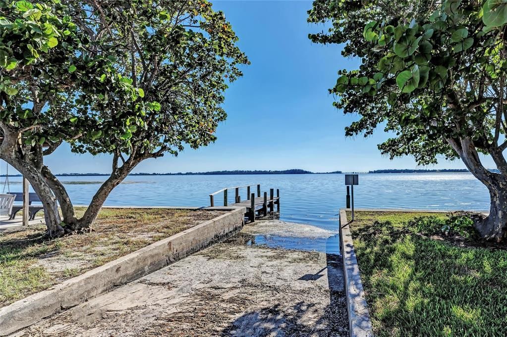 For Sale: $269,000 (2 beds, 2 baths, 1015 Square Feet)