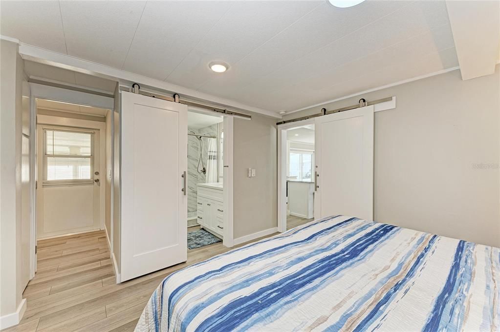 For Sale: $269,000 (2 beds, 2 baths, 1015 Square Feet)