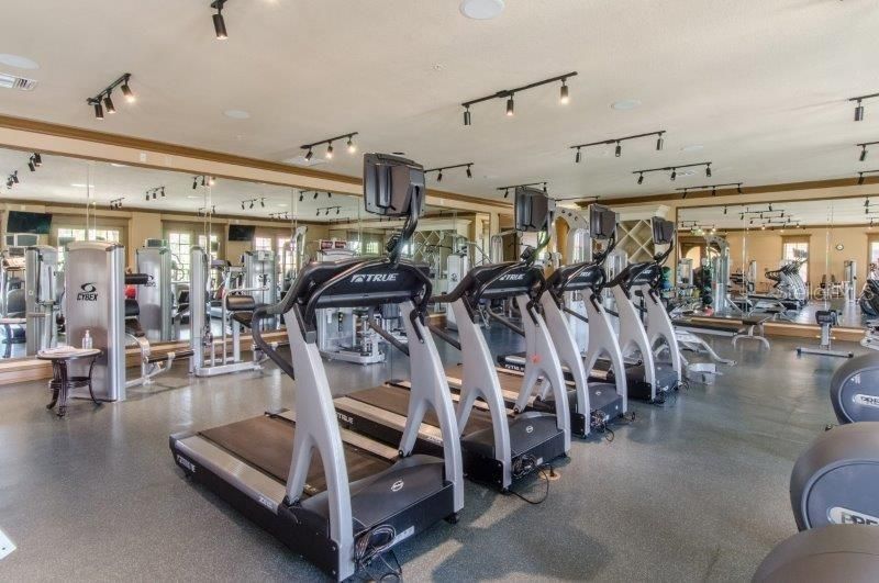 出租: $3,000 (3 贝兹, 2 浴室, 2338 平方英尺)