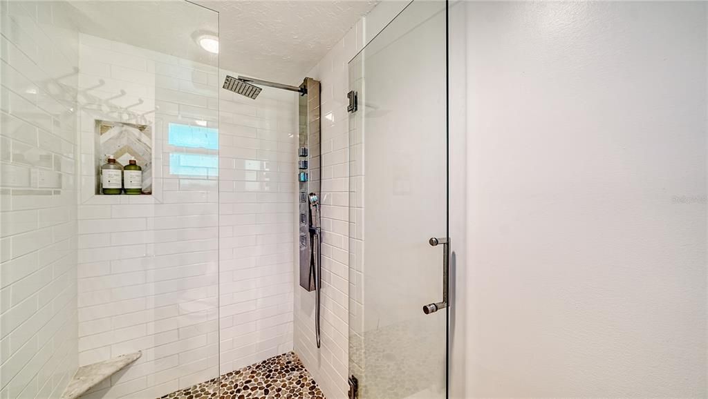 На продажу: $778,000 (2 спален, 2 ванн, 1523 Квадратных фут)