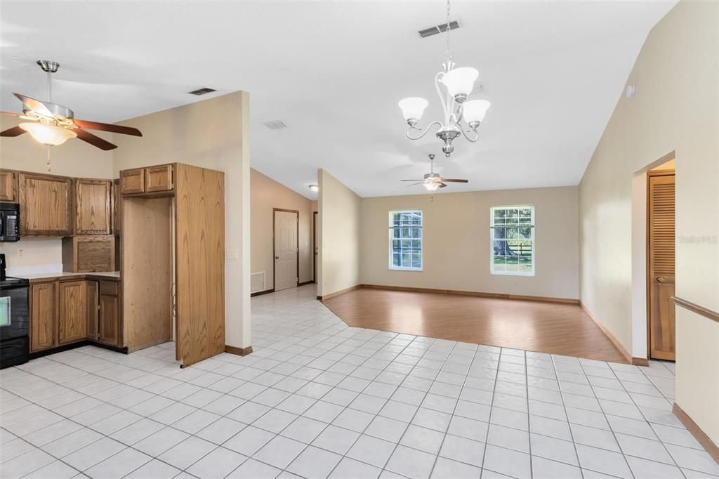 For Sale: $695,000 (3 beds, 2 baths, 1967 Square Feet)