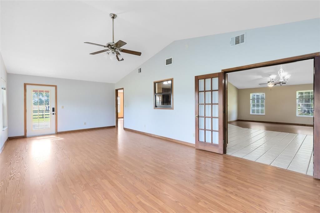 For Sale: $695,000 (3 beds, 2 baths, 1967 Square Feet)