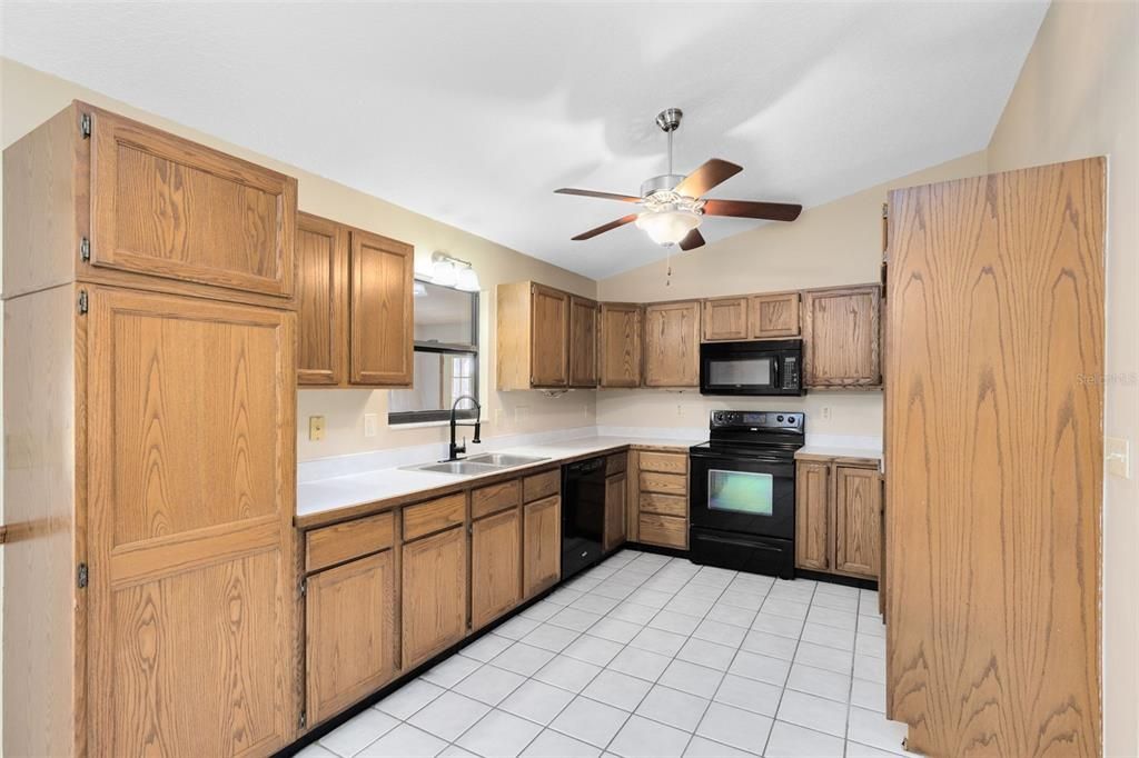 For Sale: $695,000 (3 beds, 2 baths, 1967 Square Feet)