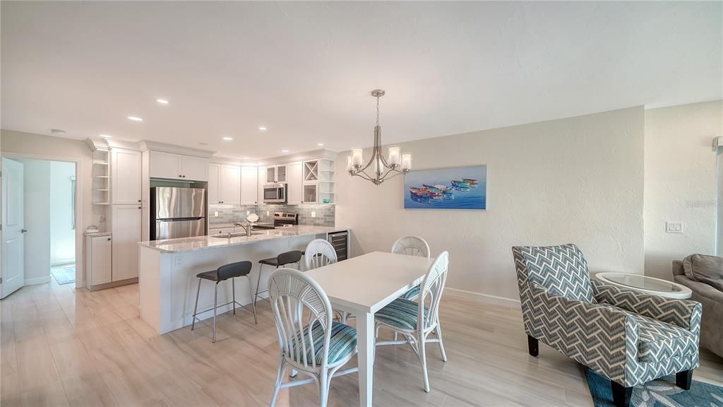 En Venta: $595,000 (2 camas, 2 baños, 931 Pies cuadrados)