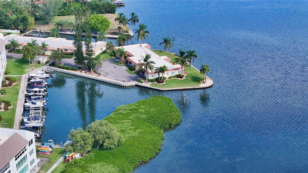 En Venta: $595,000 (2 camas, 2 baños, 931 Pies cuadrados)