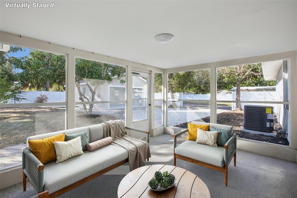 待售: $625,000 (4 贝兹, 2 浴室, 1740 平方英尺)