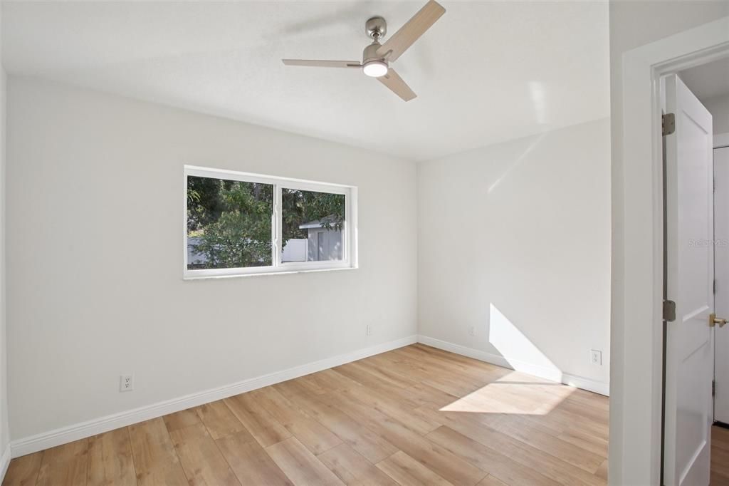 待售: $625,000 (4 贝兹, 2 浴室, 1740 平方英尺)