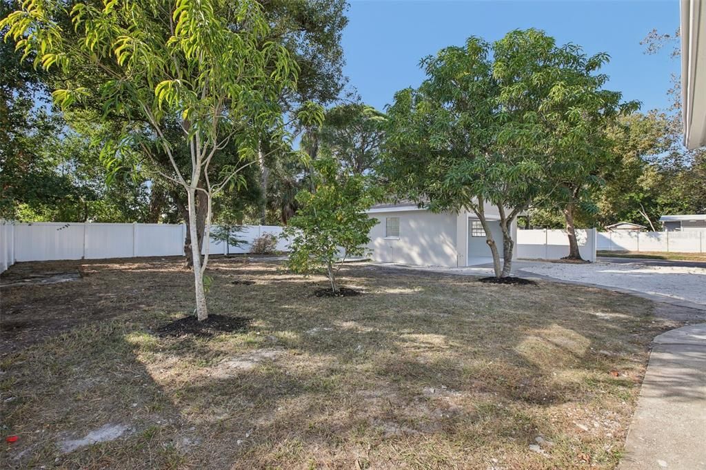 待售: $625,000 (4 贝兹, 2 浴室, 1740 平方英尺)