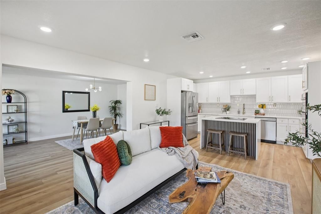 待售: $625,000 (4 贝兹, 2 浴室, 1740 平方英尺)