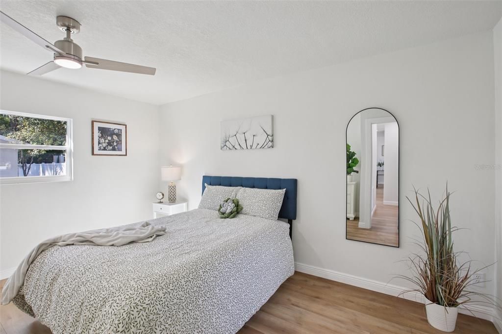 待售: $625,000 (4 贝兹, 2 浴室, 1740 平方英尺)