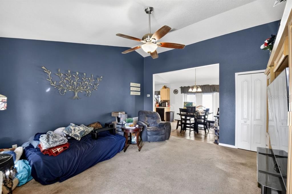 For Sale: $264,990 (3 beds, 2 baths, 1340 Square Feet)