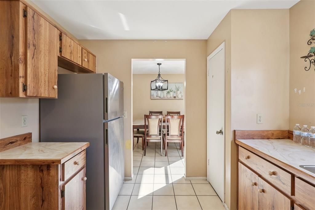 待售: $339,000 (3 贝兹, 2 浴室, 1377 平方英尺)